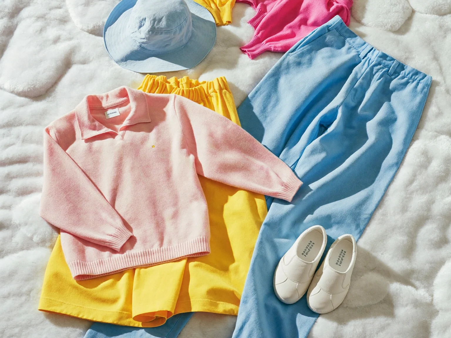 Illustration d'ambiance montrant des vêtements pour enfants dans un cadre de vie